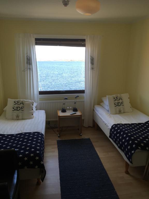 Hotell Fisketangen Kungshamn Zimmer foto