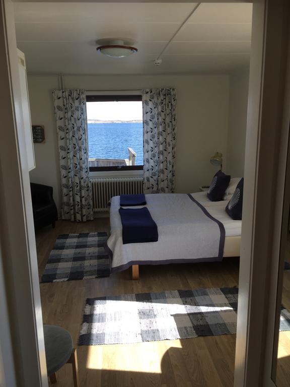 Hotell Fisketangen Kungshamn Zimmer foto